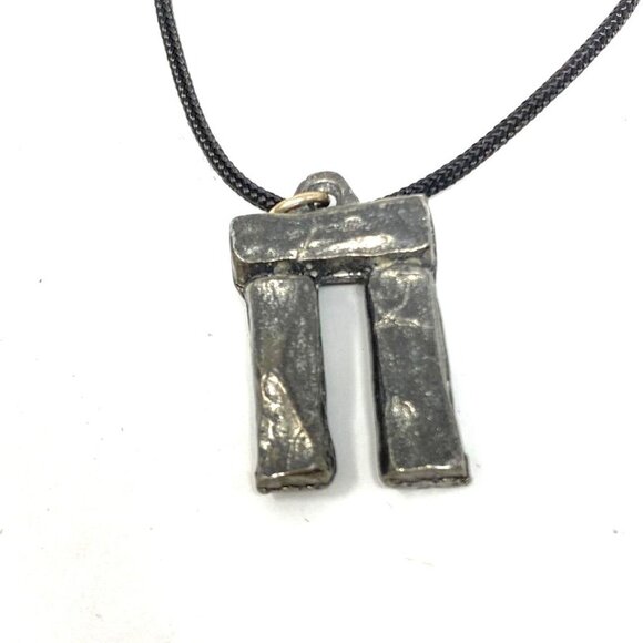 Stonehenge Trilithon Souvenir Cord Necklace Pendant Stones Celtic History - Picture 6 of 7